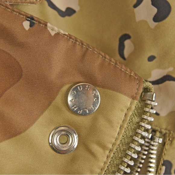 Men's Camouflage Jacket - Picture 6 of 7